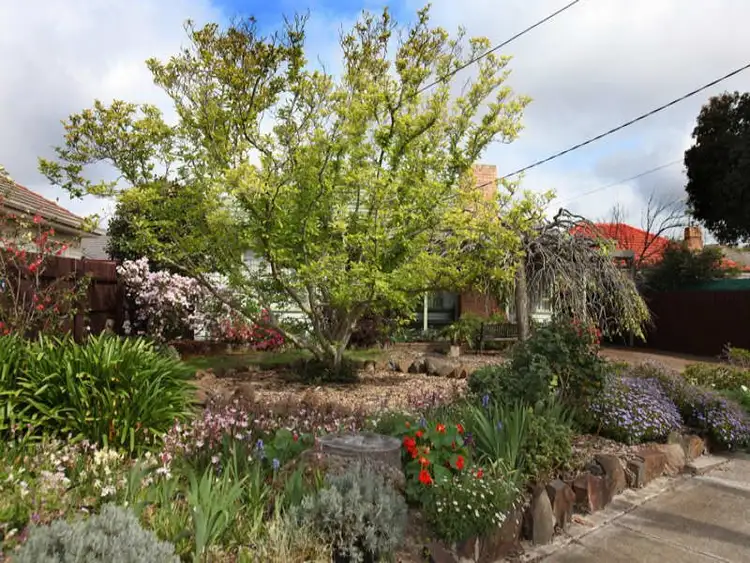 7 Dove Avenue, Altona VIC 3018