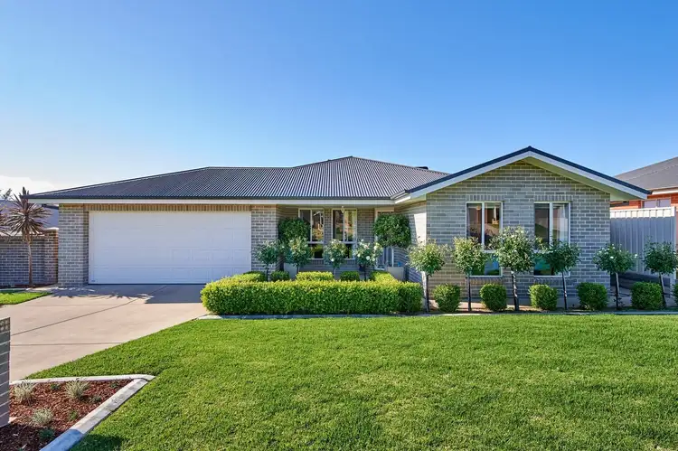 3 Tahara Crescent, Estella NSW 2650