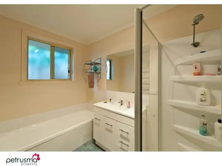 Seventh view of Homely villa listing, 1/17 Manor Gardens, Kingston TAS 7050