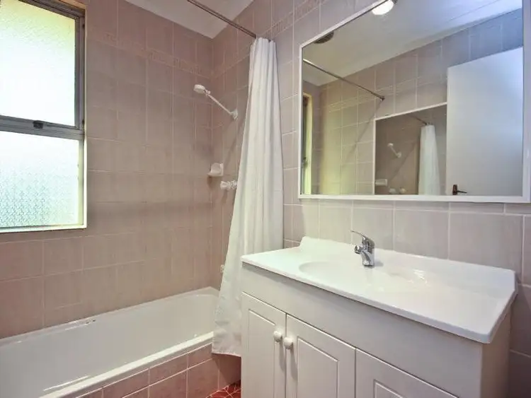 Seventh view of Homely house listing, 8 Cobham Way, Camillo WA 6111