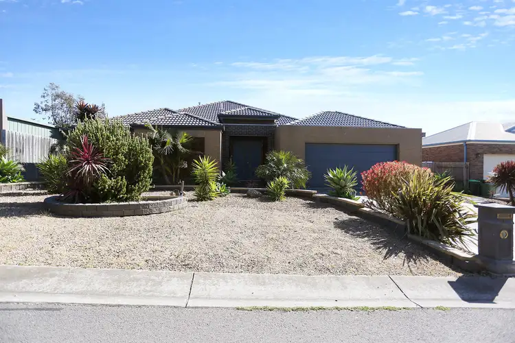 8 Heytesbury Crescent, Craigieburn VIC 3064