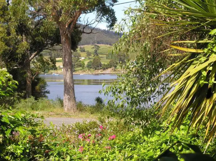 33 Esplanade Road, Cygnet TAS 7112