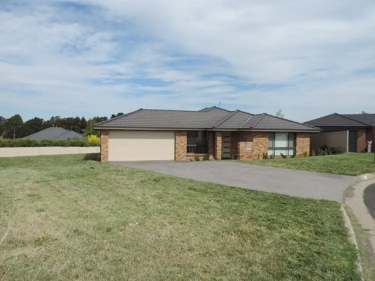 14 Emerald St, Orange NSW 2800