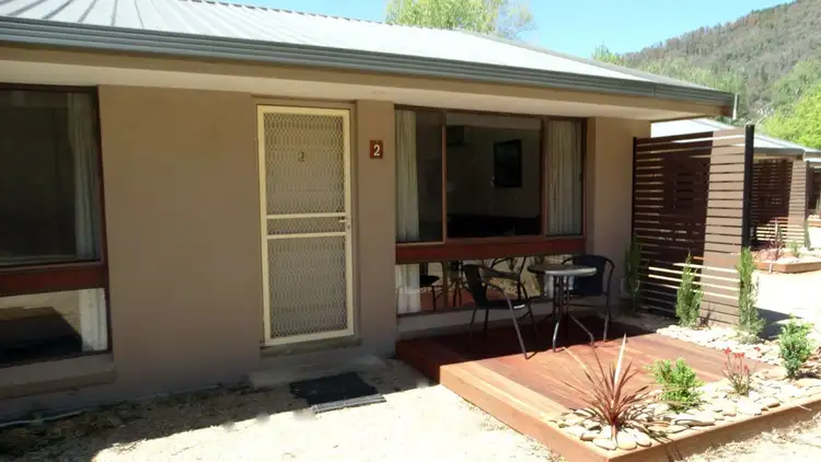 2/12 Gavan Street, Bright VIC 3741