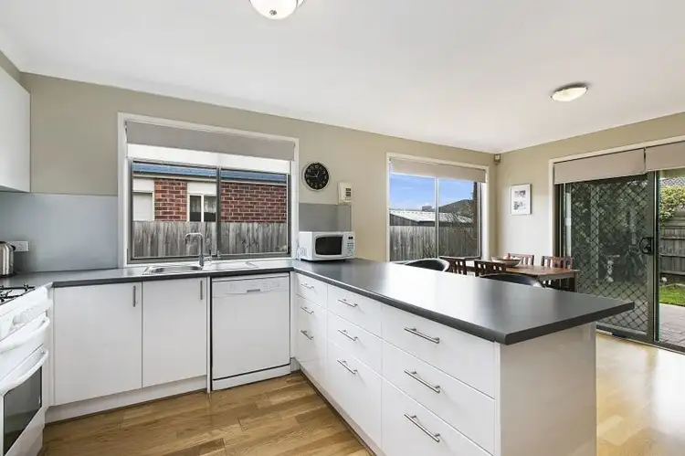 14 MERRIJIG AVENUE, Cranbourne VIC 3977
