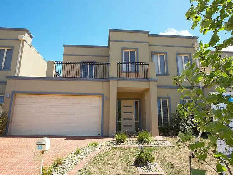 32 Lennon Boulevard, Point Cook VIC 3030