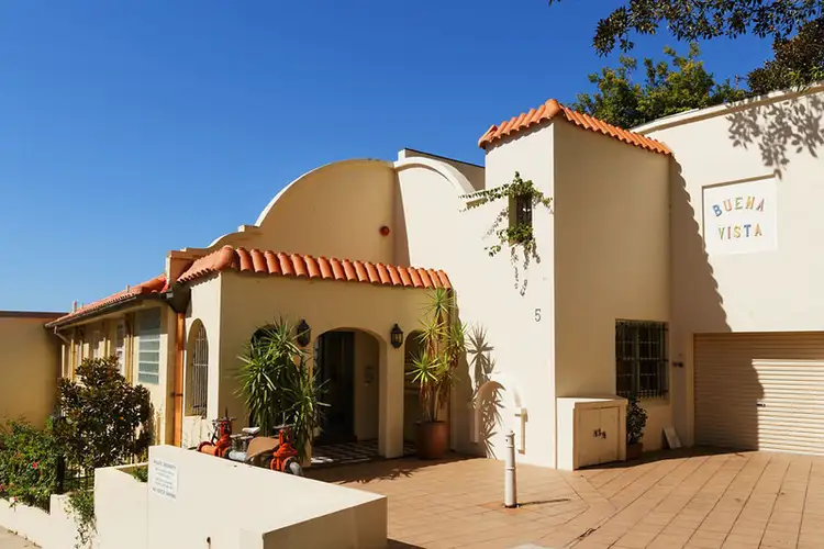 Second view of Homely apartment listing, 3/5 Elizabeth Bay Crescent, Elizabeth Bay NSW 2011