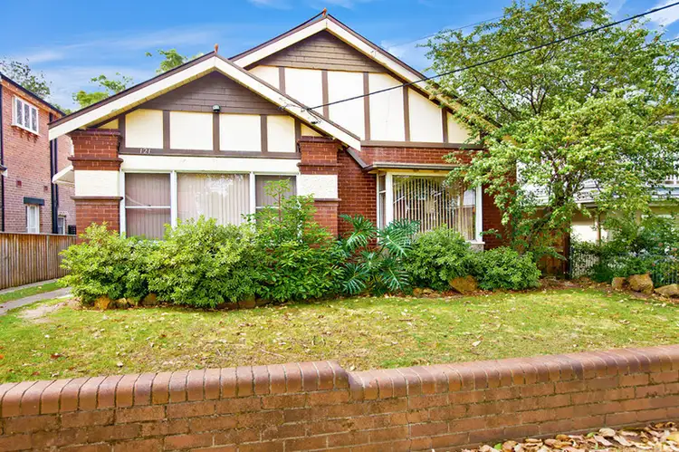 121 Links Ave, Concord NSW 2137