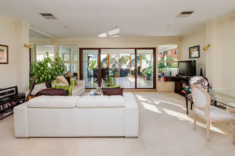 Sixth view of Homely apartment listing, "Greenknowe" Penthouse, 2 Greenknowe Avenue, Elizabeth Bay NSW 2011