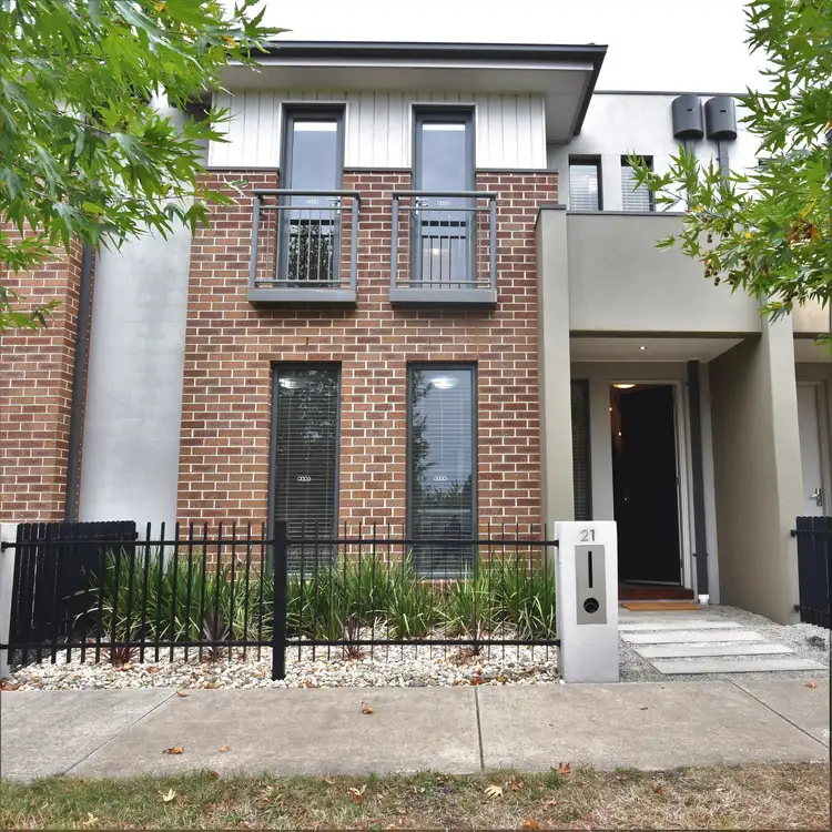 21 Willoby Drive, Alfredton VIC 3350