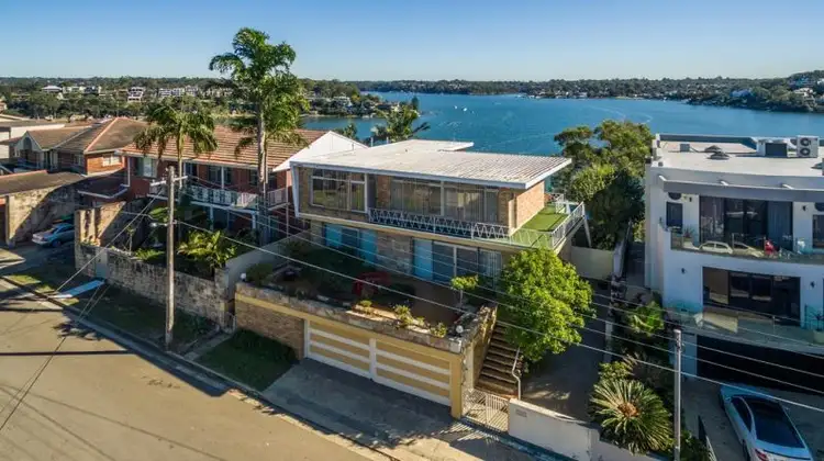 215 Stuart St, Blakehurst NSW 2221