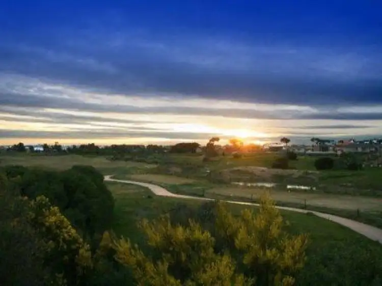 3/84 Lakeside Drive, Sanctuary Lakes VIC 3030