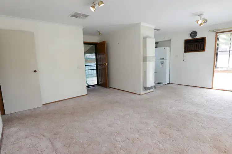 Fifth view of Homely unit listing, Unit 1/363 Woodstock Court, Albury NSW 2640