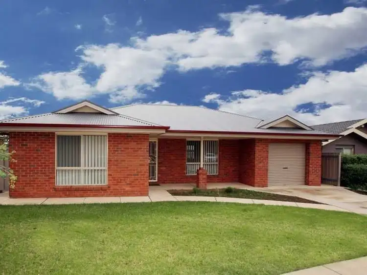 7 Yirribin Crescent, Glenfield Park NSW 2650