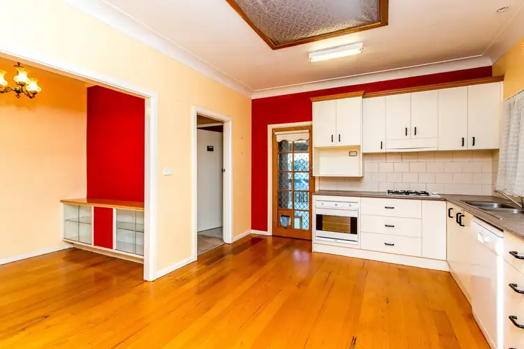 Fifth view of Homely house listing, 57 White Avenue, Kooringal NSW 2650