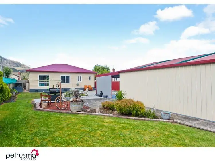 32 Fourth Avenue, New Norfolk TAS 7140