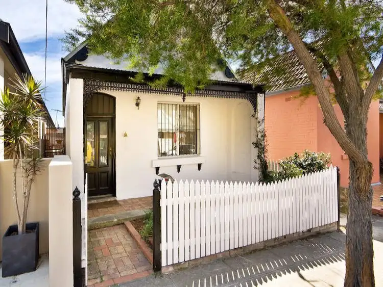 19 Florence St, St Peters NSW 2044
