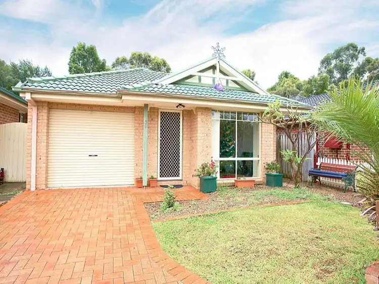39 Wombeyan Crt, Wattle Grove NSW 2173