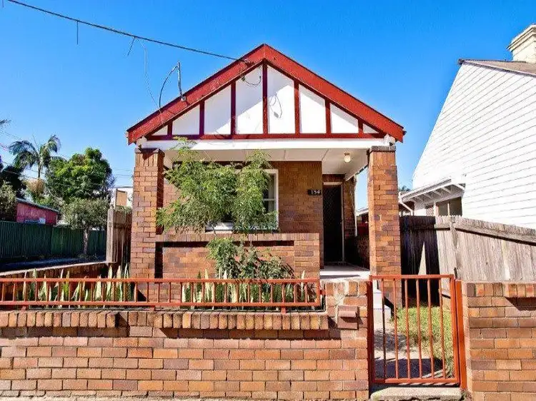 154 Unwins Bridge Rd, St Peters NSW 2044