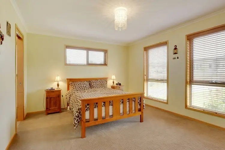 Fifth view of Homely house listing, 8 Larsen Court, Ranelagh TAS 7109