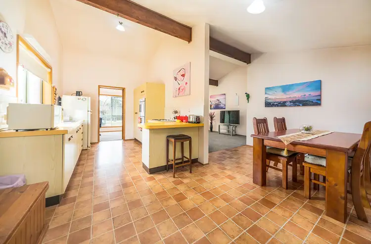 8 Hawkesbury Close, Bateau Bay NSW 2261