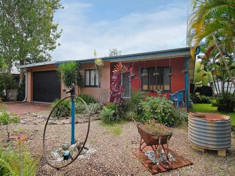 50 Miles St, Manoora QLD 4870