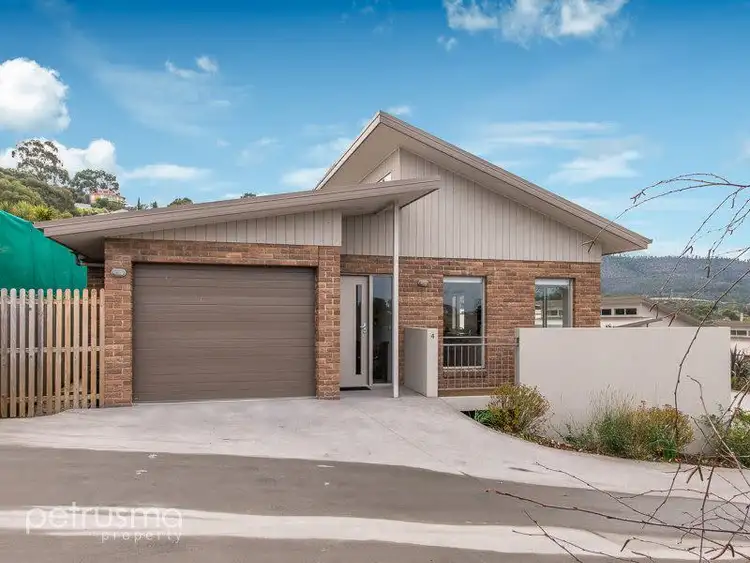 Main view of Homely villa listing, 4/10 Flagstaff Gully Road, Lindisfarne TAS 7015