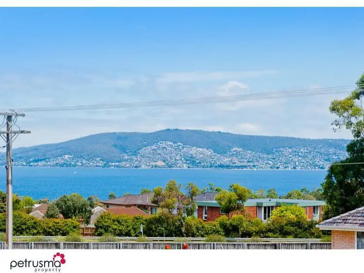 8 Lorne Crescent, Howrah TAS 7018