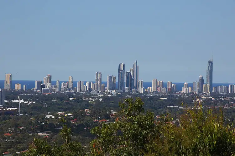 28/2 Ridgeline Way, Highland Park QLD 4211
