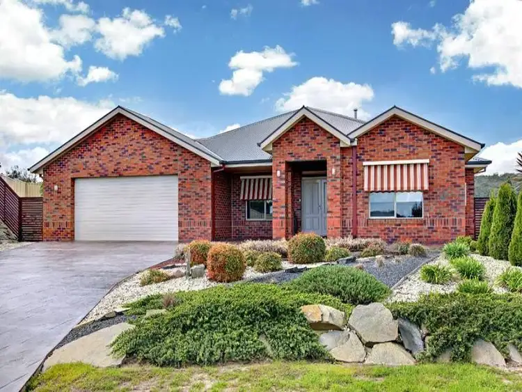 10 WALNUT GROVE COURT, Kilmore VIC 3764
