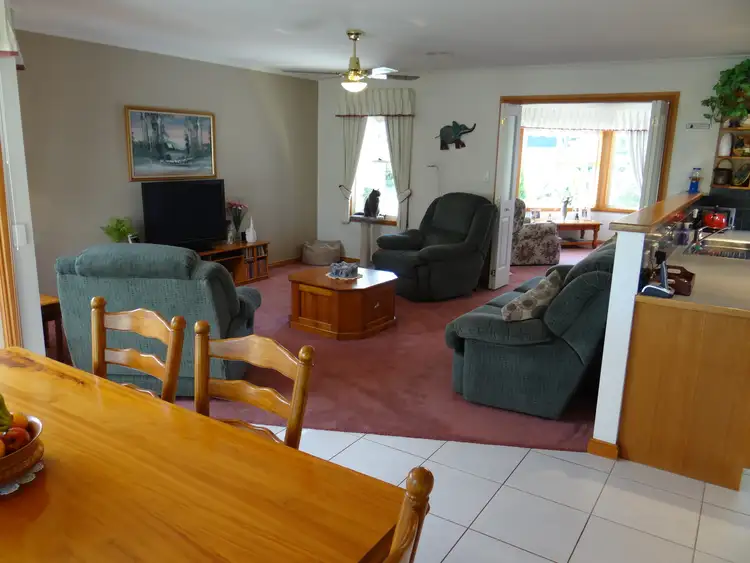 Second view of Homely house listing, 5 Lachlan Court, Bright VIC 3741