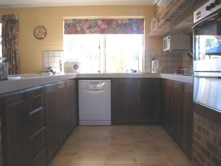 Fifth view of Homely house listing, 2 Zircon Court, Carine WA 6020