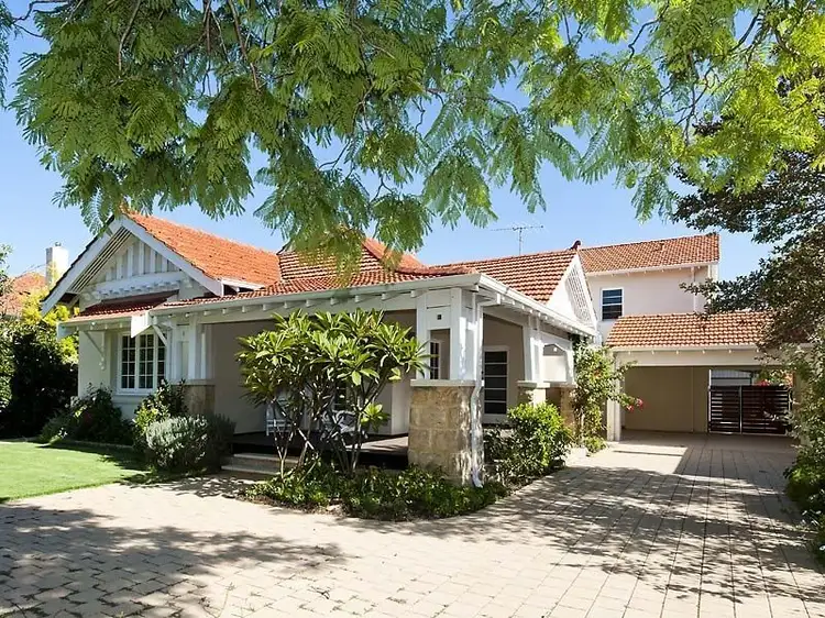 128 Waratah Avenue, Dalkeith WA 6009