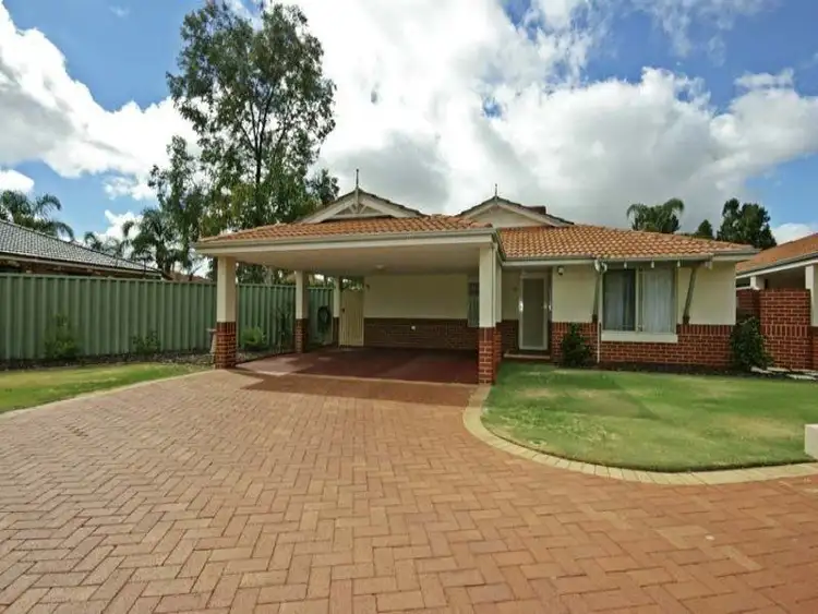 18 Pinewood Walk, Canning Vale WA 6155