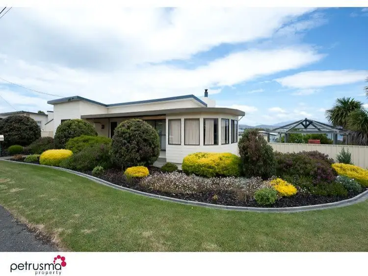 8 Wellington Parade, Midway Point TAS 7171