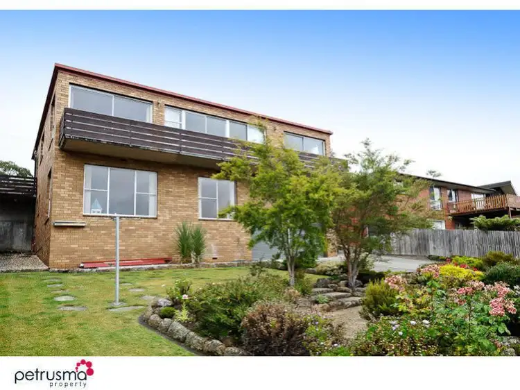 19 Begonia Street, Lindisfarne TAS 7015