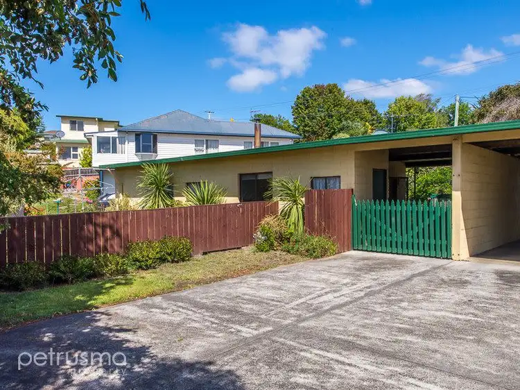 2/1 View st, Blackmans Bay TAS 7052