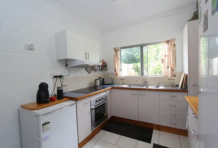 Third view of Homely unit listing, 4/8-10 Mt Peter Road, Edmonton QLD 4869