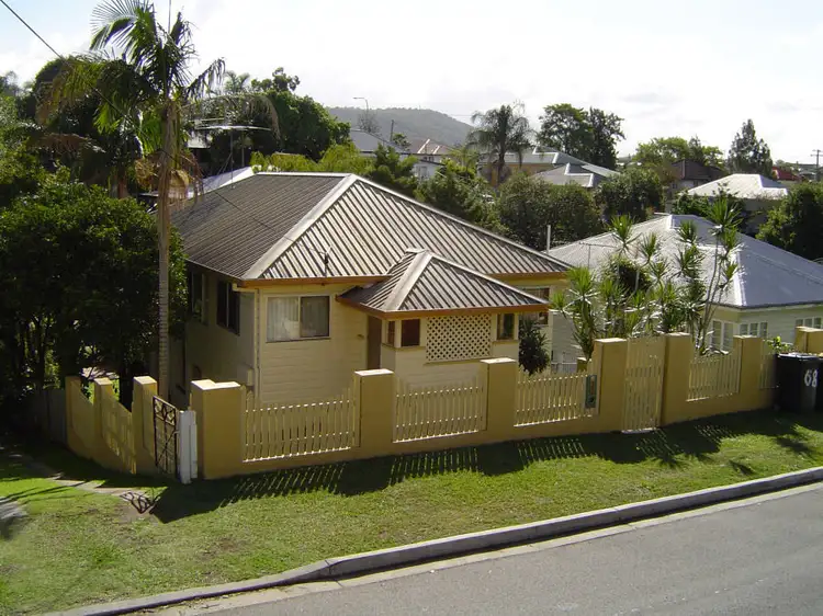 68 Lizzie St
