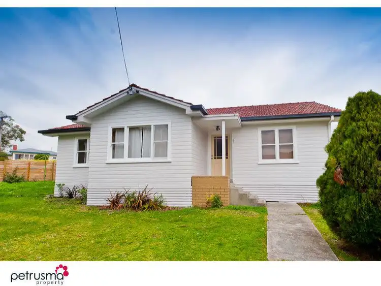 1 Moreton Crescent, Claremont TAS 7011
