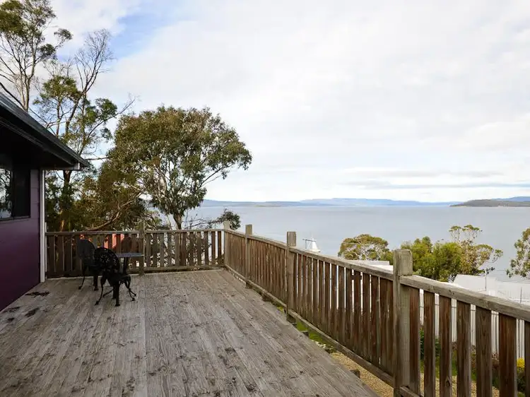 6 Pine Court, Primrose Sands TAS 7173