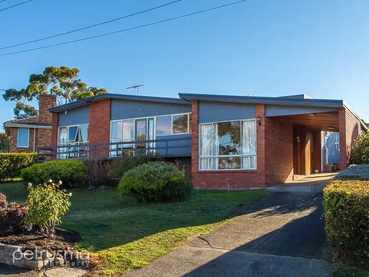 66 Rosny Esplanade, Rosny TAS 7018