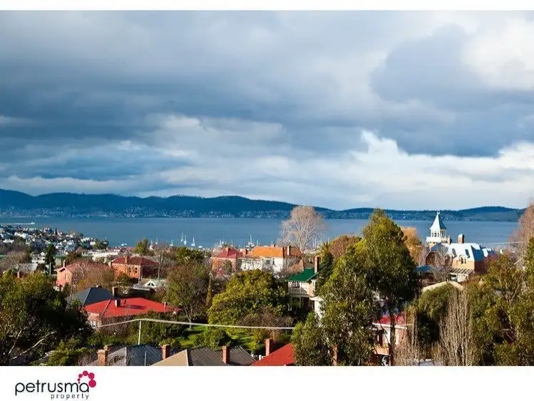 Main view of Homely unit listing, 3/86 Upper Fitzroy Crescent, South Hobart TAS 7004