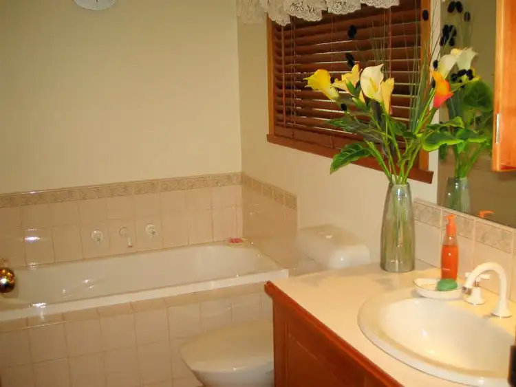 Fourth view of Homely villa listing, 2/136A Gordons Hill Road, Lindisfarne TAS 7015