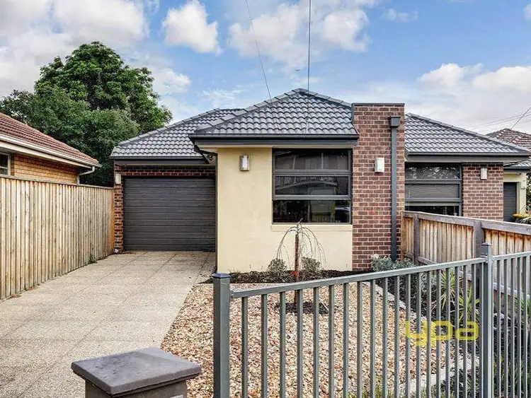 21 Dove Avenue, Altona VIC 3018