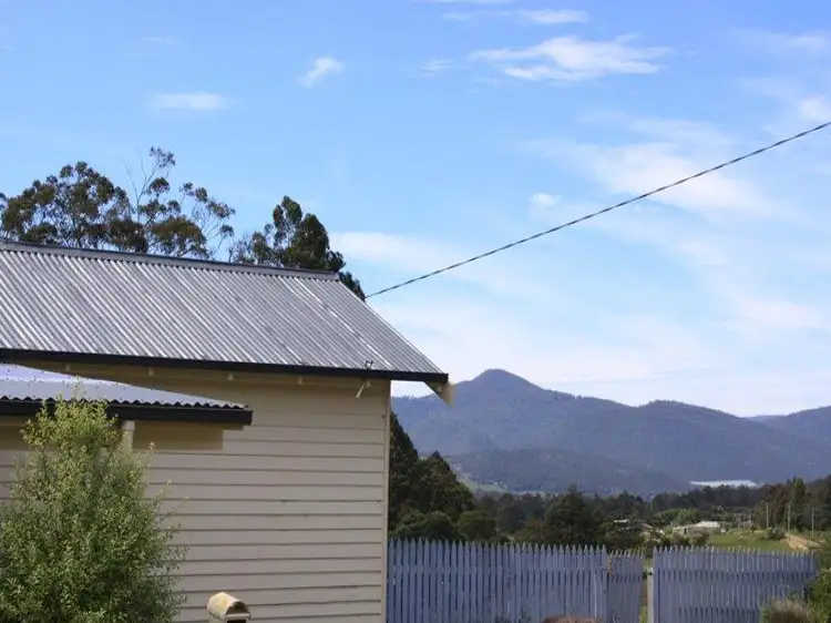 8 Lovell Road, Crabtree TAS 7109