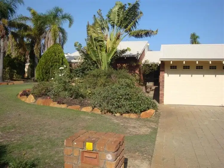 25 Dolomite Road, Carine WA 6020