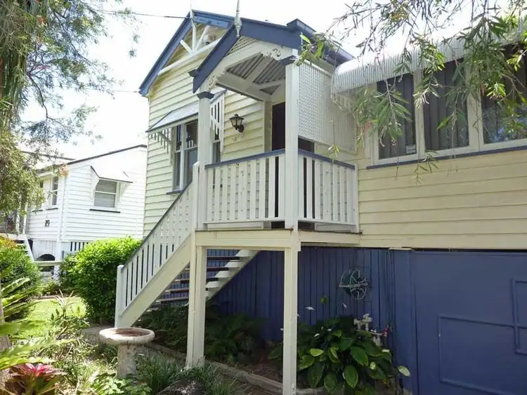 118 PALM AVENUE, Shorncliffe QLD 4017