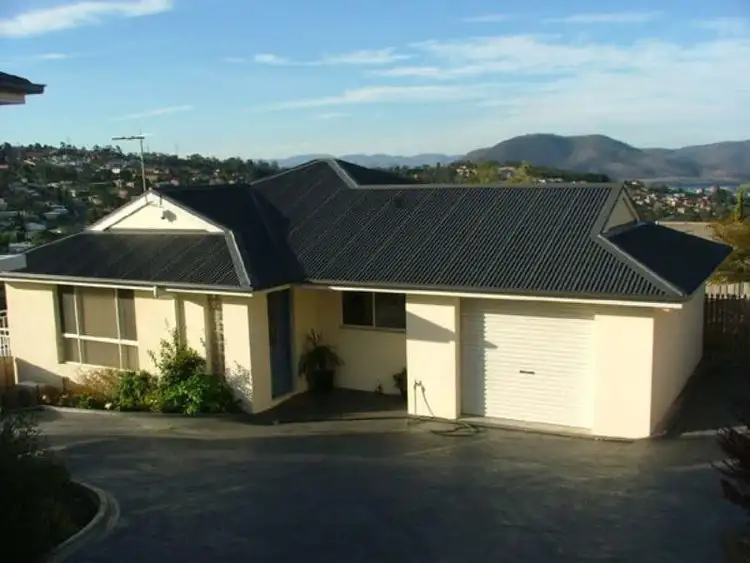 2 Carla Close, Lenah Valley TAS 7008