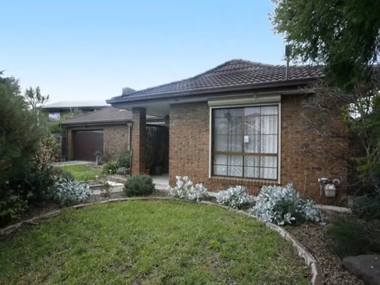 11 Cheasley Place, Altona Meadows VIC 3028